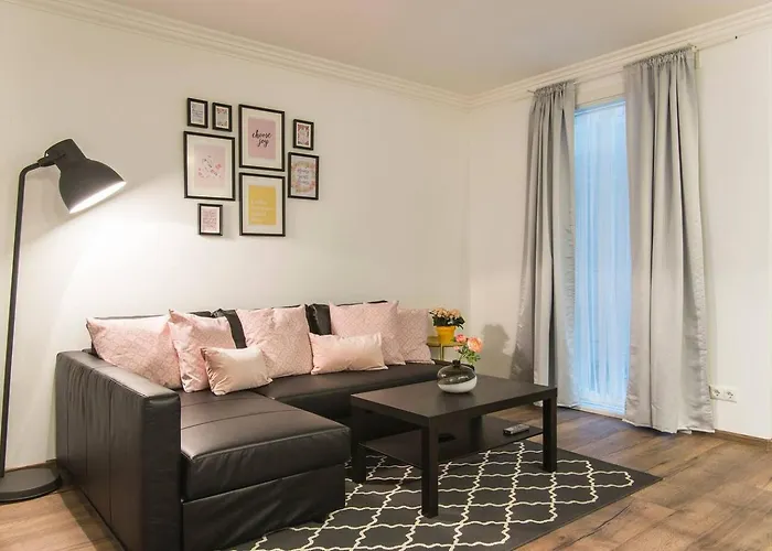 Spacious In Old Appartement