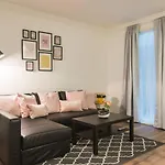 Spacious In Old Apartmán
